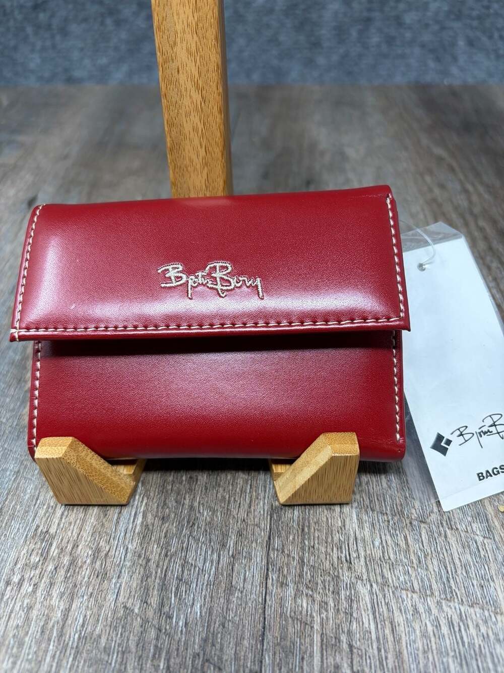 Björn Borg Red Trifold Leather Wallet BBH20608-05. Zippered-white stiching. NOS